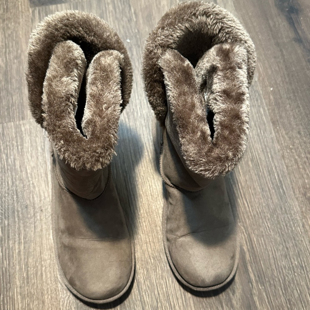 Arizona Jean Company Brown Fur-Lined Ankle Boots